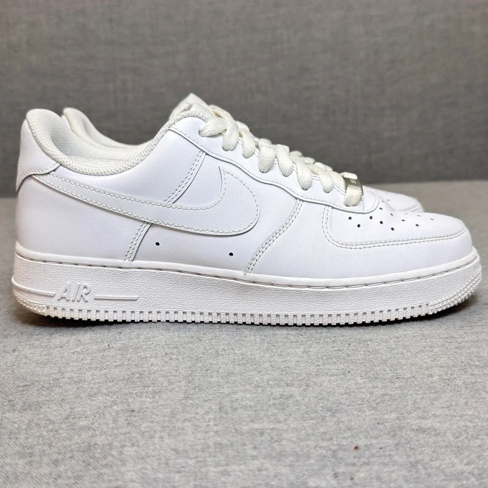 Nike Air Force 1 07 Mens White White Low Top Sneakers CW2288-111 Size 8